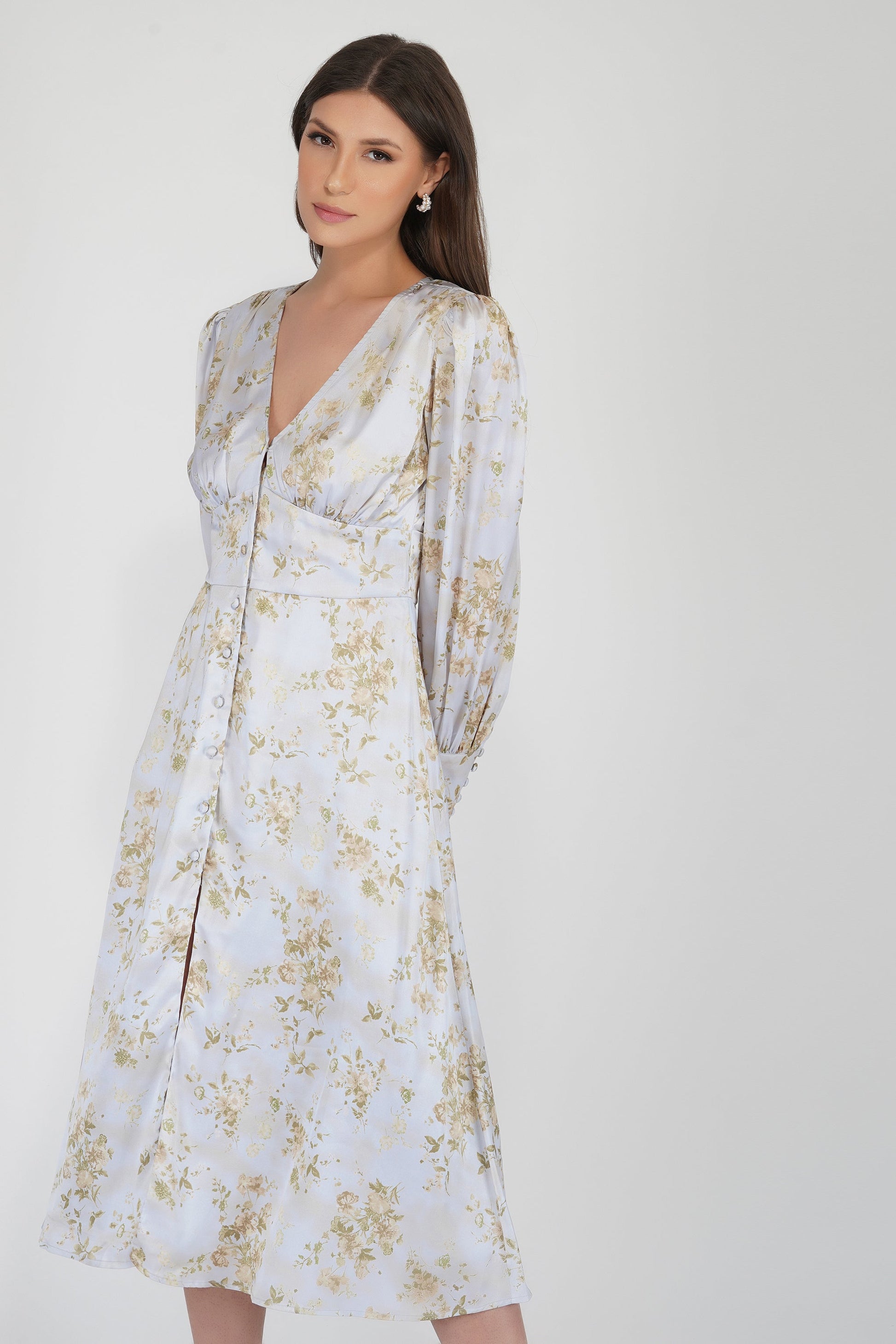  Tessa Long Sleeve Satin Midi Dress In Champagne