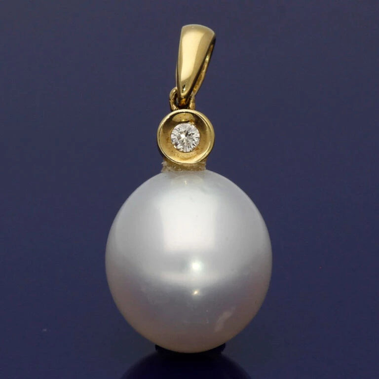 11mm South Sea Pearl & Diamond 18ct Yellow Gold Pendant