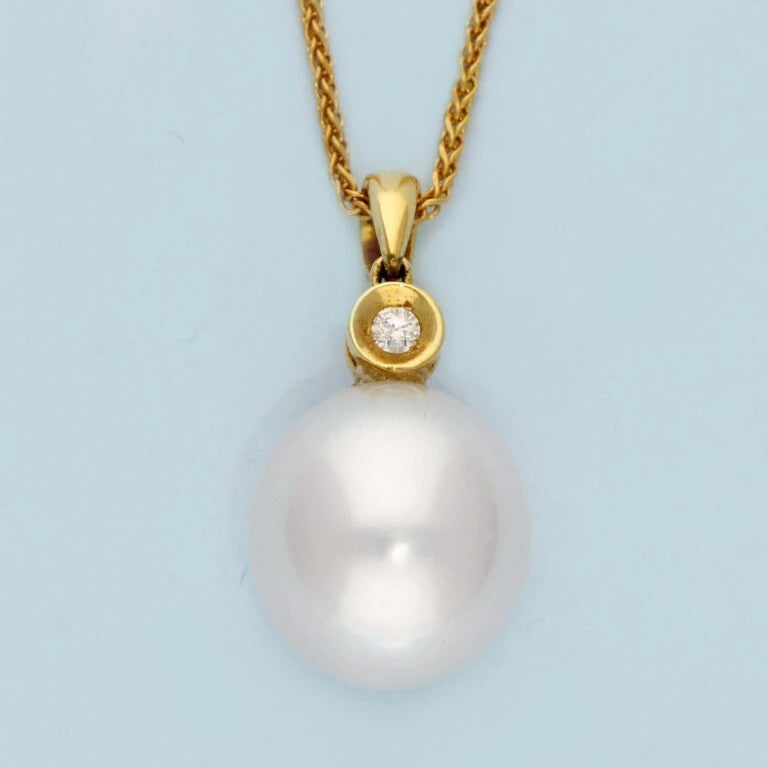 11mm South Sea Pearl & Diamond 18ct Yellow Gold Pendant